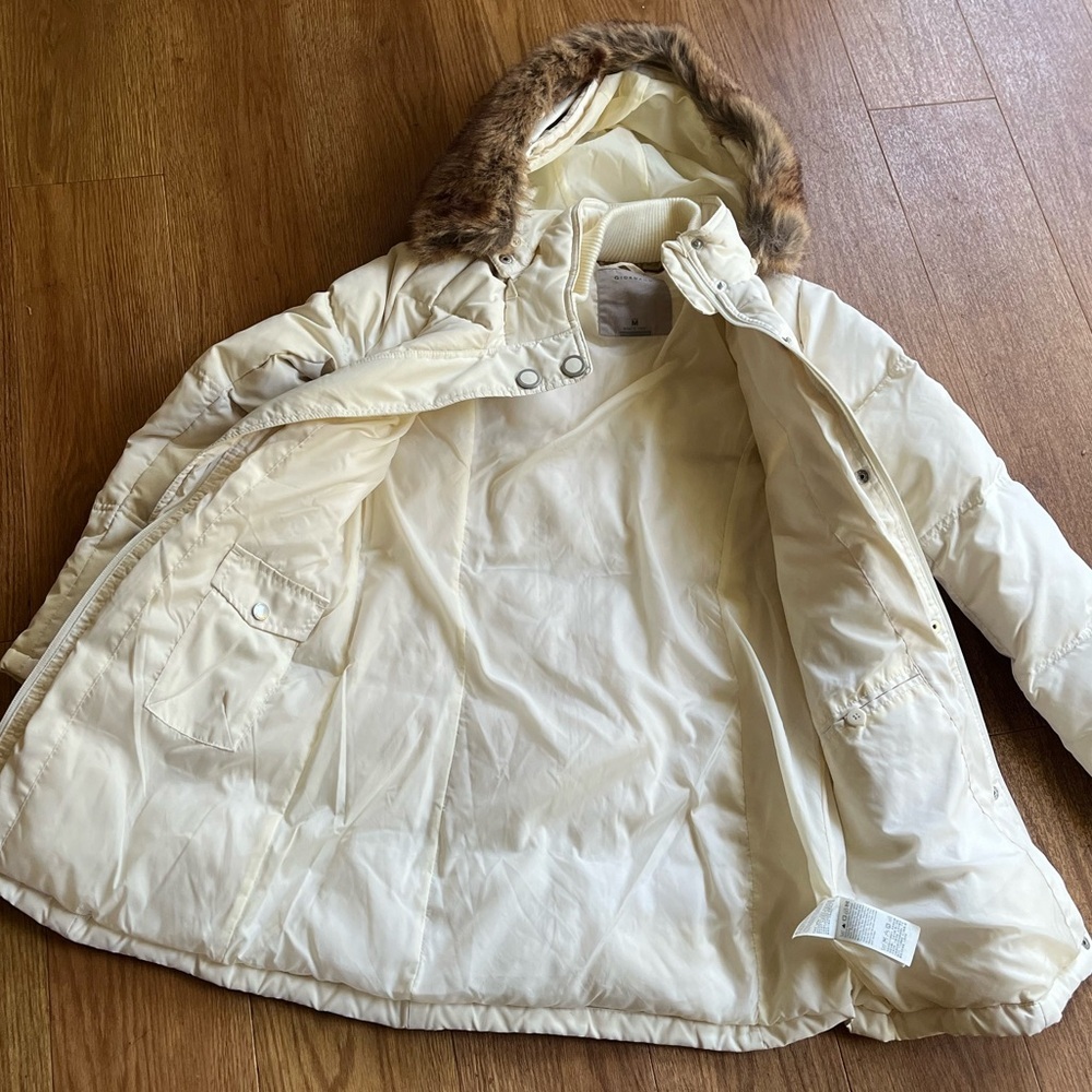Giordano Long Puffer with Detachable hoodie and Fur trim- Medium - Picture 8 of 15